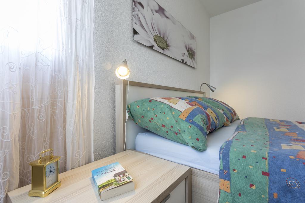 Apartment Haus Arnika Obersaxen Mundaun Exterior foto